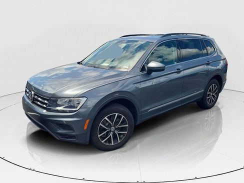 Used 2021 Volkswagen Tiguan SE w/ Panoramic Sunroof Package FWD image 3