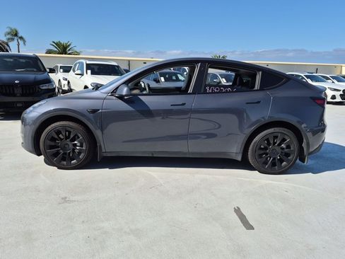 Used 2022 Tesla Model Y Long Range AWD/4WD image 8