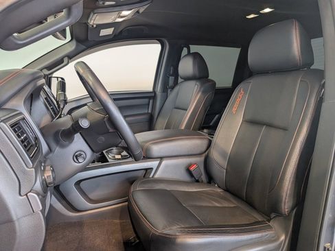 Used 2021 Nissan Titan PRO-4X w/ Pro-4x Convenience Package image 12