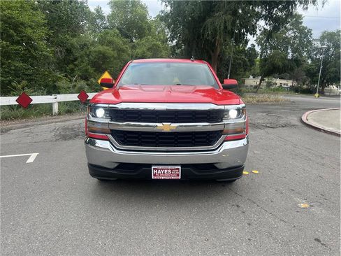 Used 2018 Chevrolet Silverado 1500 LT RWD image 2