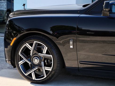 New 2026 Rolls-Royce Cullinan Black Badge image 21