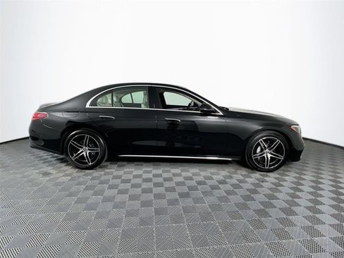Used 2025 Mercedes-Benz E 350 4MATIC Sedan image 7