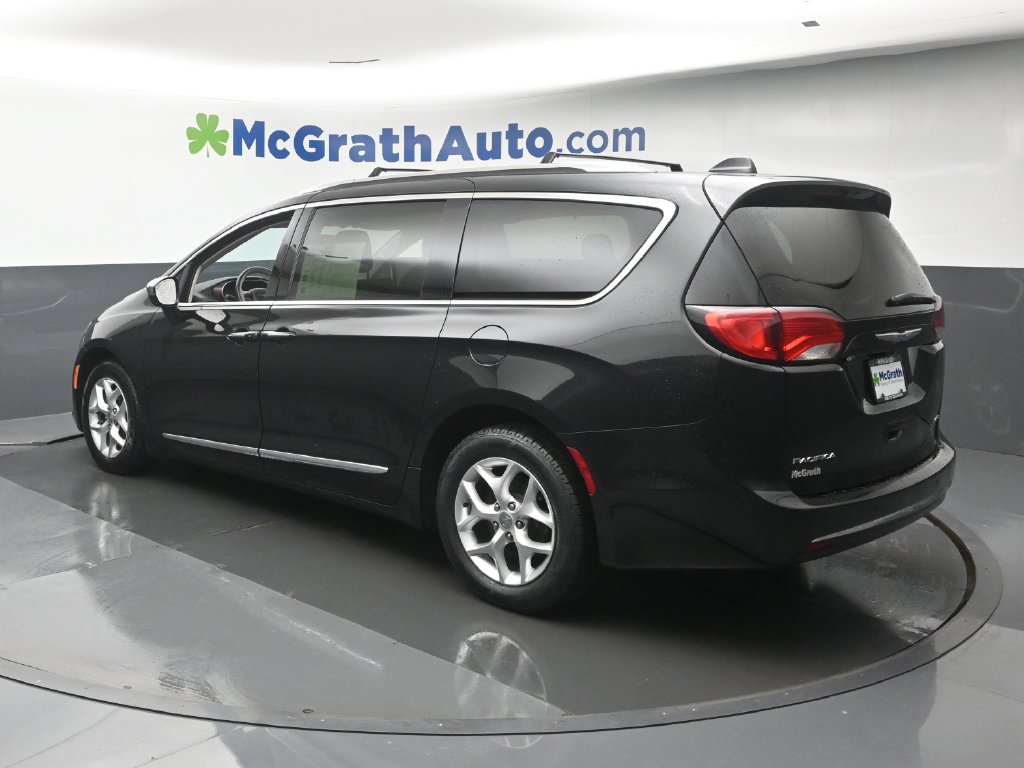 Used 2020 Chrysler Pacifica Limited FWD image 25