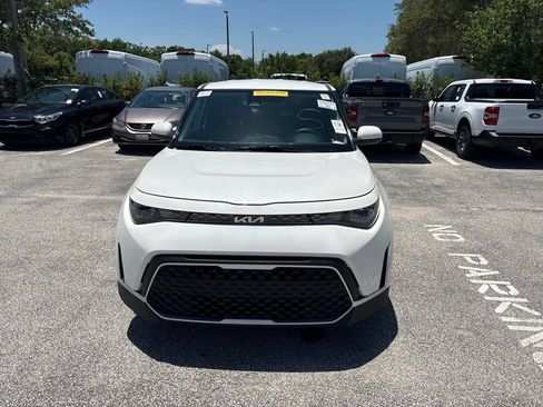 Used 2025 Kia Soul LX w/ LX Technology Package FWD image 1
