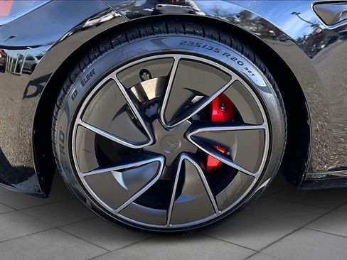 Used 2024 Tesla Model 3 Performance image 10