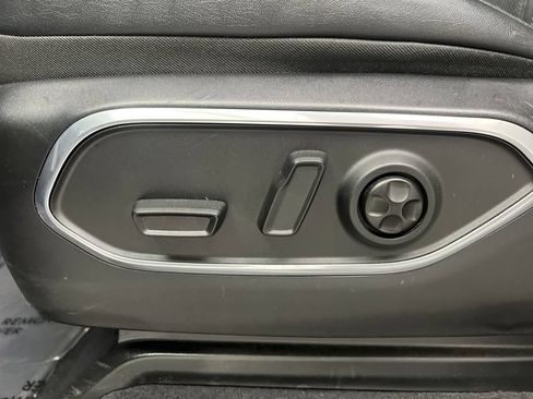 Used 2024 Jeep Wagoneer Series II w/ Flexible Seating Group AWD/4WD image 13