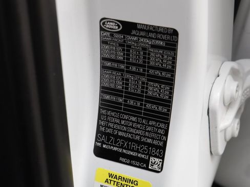 Used 2024 Land Rover Range Rover Evoque Dynamic SE image 24