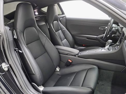 Used 2019 Porsche 718 Cayman RWD image 23