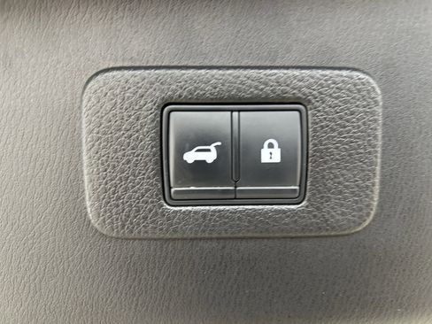 Used 2021 Nissan Armada SL w/ Captain's Chairs Package image 20