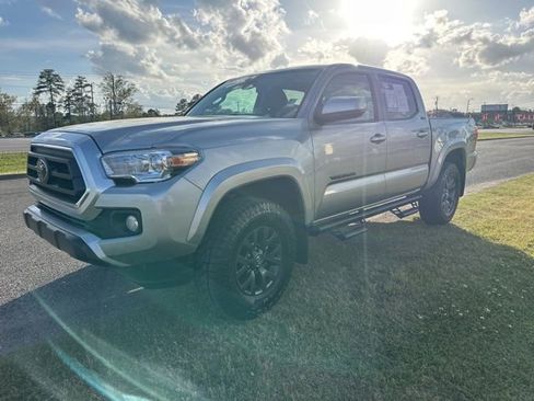 Used 2023 Toyota Tacoma SR5 RWD image 8