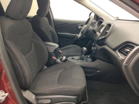 Used 2019 Jeep Cherokee Latitude w/ Popular Appearance Group AWD/4WD image 21