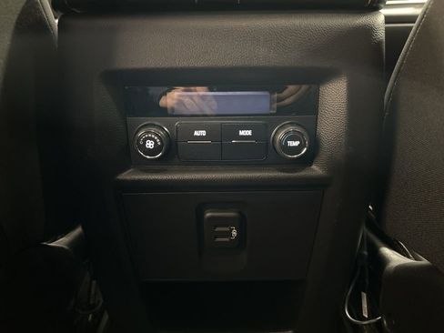 Used 2019 Chevrolet Traverse LT image 26