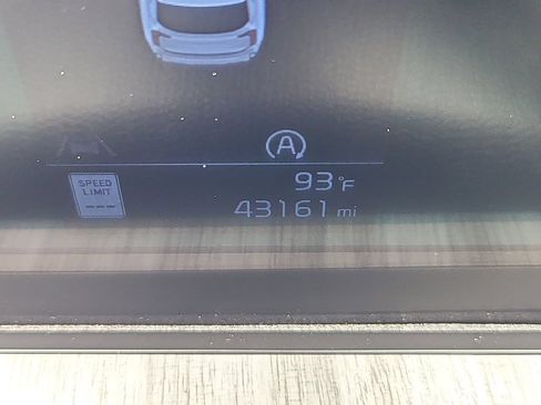 Certified 2024 Kia Telluride EX w/ EX Captain's Chair Package AWD/4WD image 12