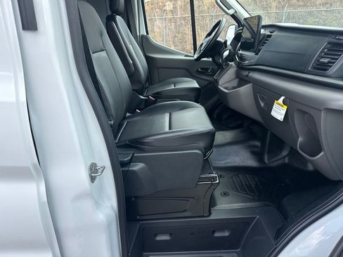 New 2026 Ford Transit 250 148 Medium Roof image 34