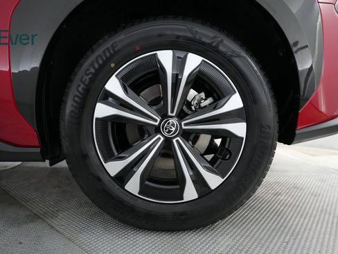 Used 2024 Toyota bZ4X XLE image 17