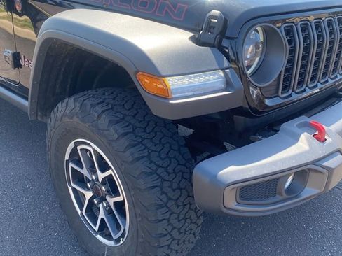 Used 2025 Jeep Wrangler Unlimited Rubicon image 11