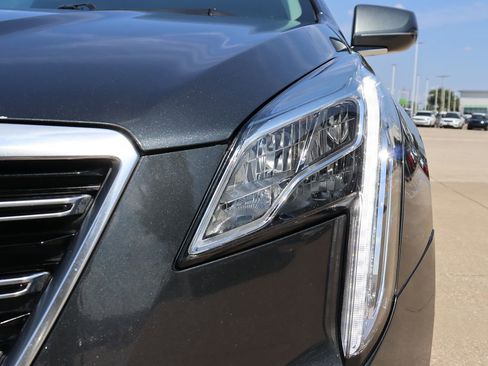 Used 2019 Cadillac XTS Luxury image 6