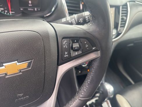 Used 2018 Chevrolet Trax Premier w/ Midnight Edition image 28
