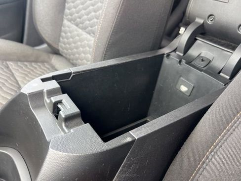 Used 2018 Chevrolet Equinox LT image 16