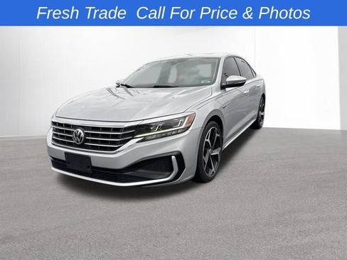 Used 2020 Volkswagen Passat 2.0T R-Line FWD image 1