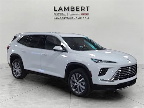 Used 2025 Buick Enclave Preferred image 7