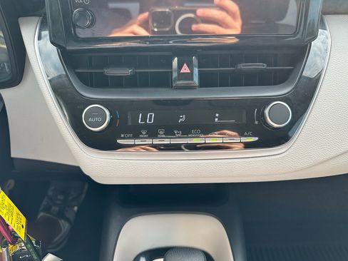 Used 2024 Toyota Corolla LE image 14