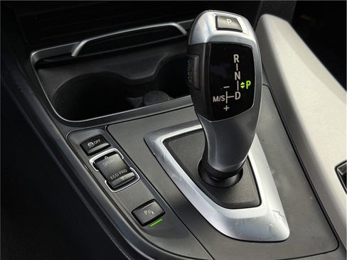 Used 2016 BMW 320i Sedan image 21