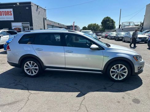 Used 2017 Volkswagen Golf Alltrack SEL image 24