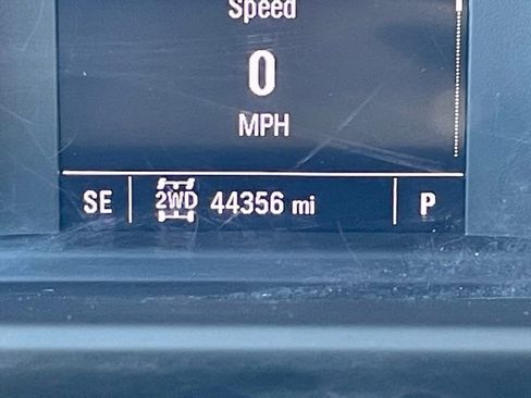 Used 2024 Chevrolet Silverado 2500 Custom w/ Custom Value Package image 2