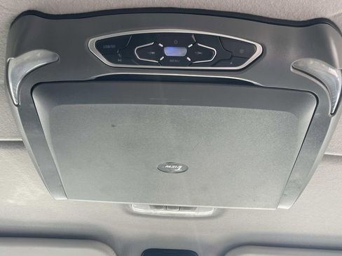 Used 2018 Ford Transit 350 XLT image 19