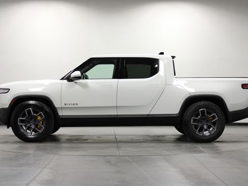 Used 2022 Rivian R1T Adventure image 7
