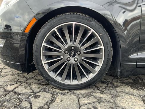 Used 2014 Lincoln MKZ image 30
