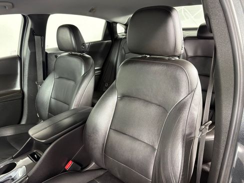 Used 2016 Chevrolet Malibu LT w/ Leather Package FWD image 12