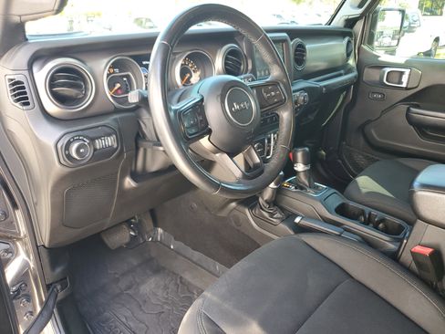 Used 2019 Jeep Wrangler Unlimited Sport S image 21