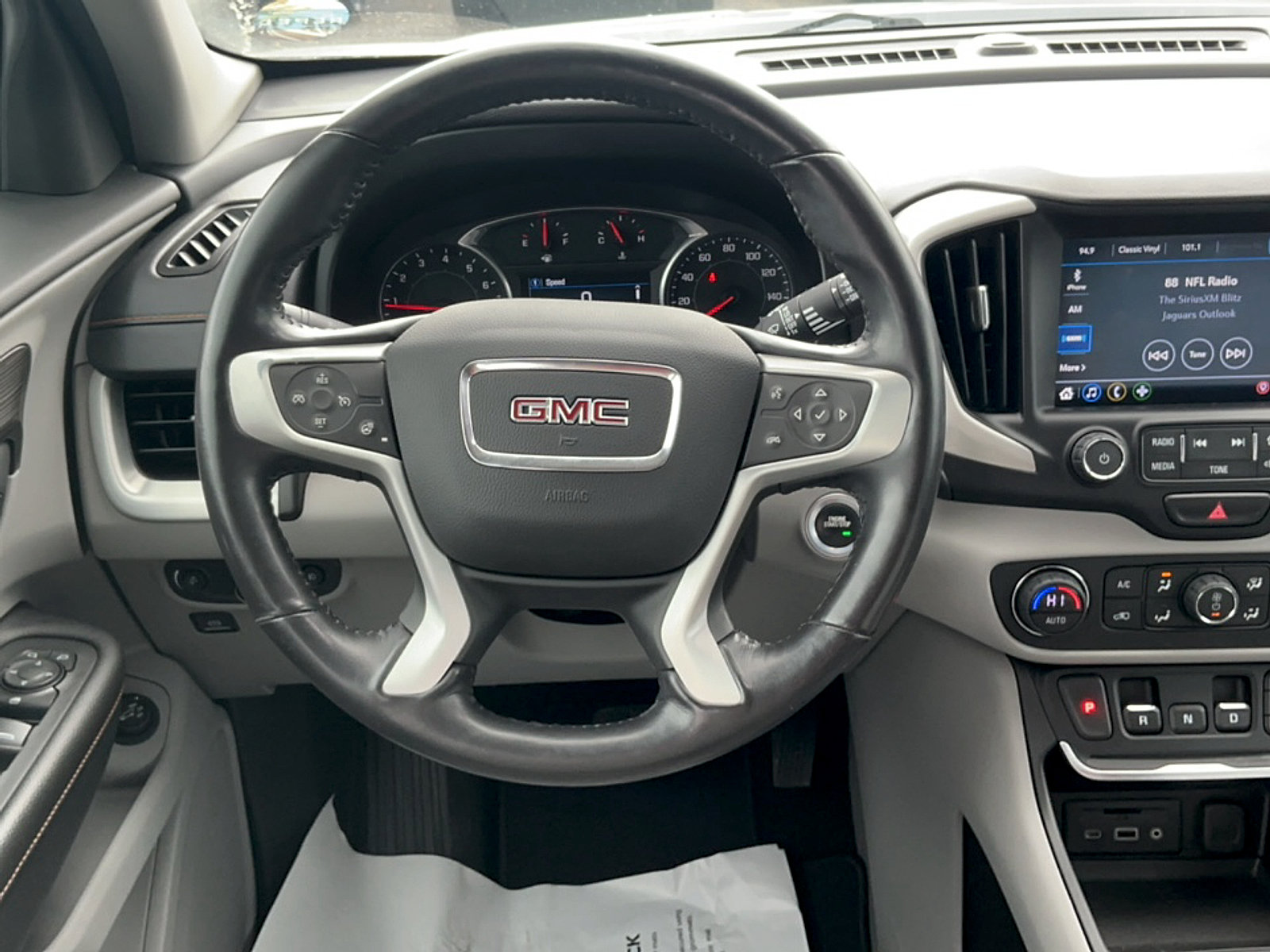 Used 2018 GMC Terrain SLT w/ Preferred Package AWD/4WD image 11