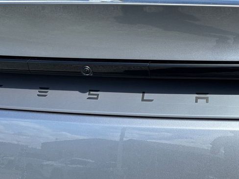 Used 2026 Tesla Model Y 2WD image 25