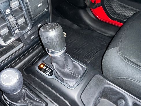 Used 2019 Jeep Wrangler Unlimited Sport S image 23