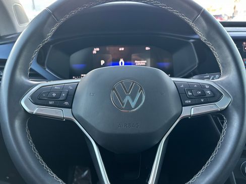 Certified 2022 Volkswagen Taos SE image 23