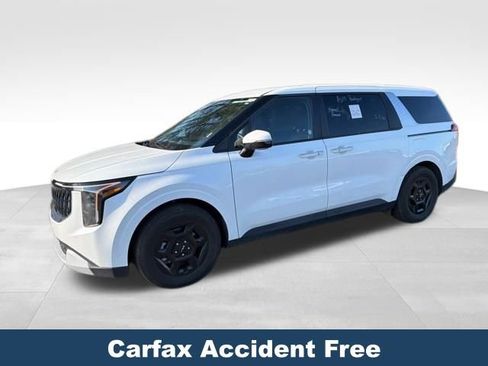 Used 2025 Kia Carnival image 3