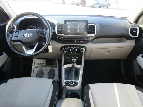 Used 2021 Hyundai Venue SEL image 14