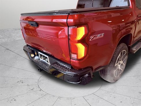 Used 2024 Chevrolet Colorado Z71 w/ Z71 Convenience Package 2 image 7