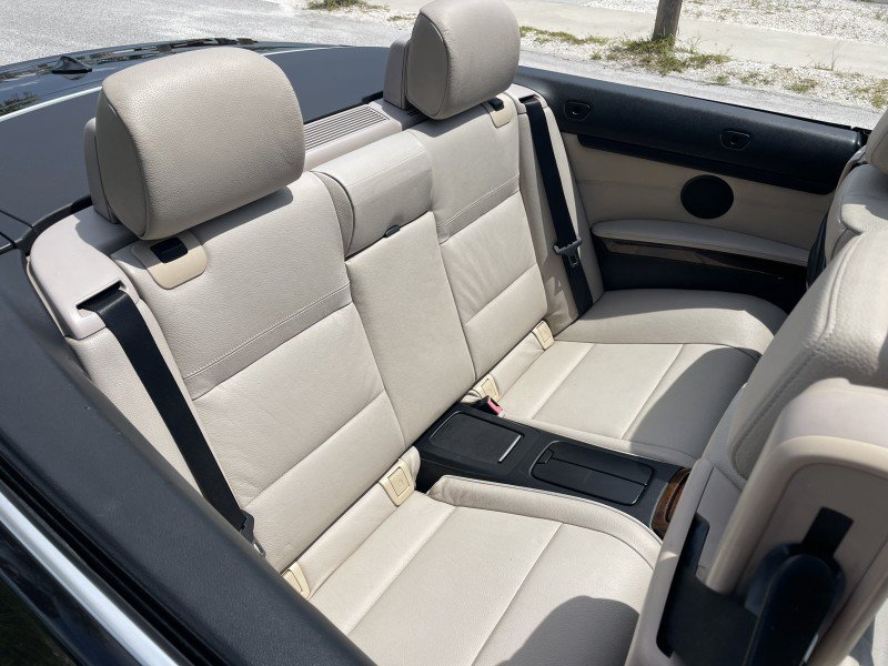 Used 2013 BMW 335i Convertible w/ Premium Pkg RWD image 9