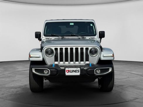Used 2023 Jeep Wrangler Unlimited Sahara AWD/4WD image 2