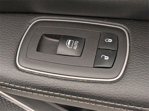 Used 2022 RAM 1500 Laramie image 36