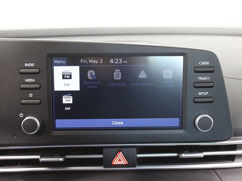 Used 2025 Hyundai Elantra Blue image 12