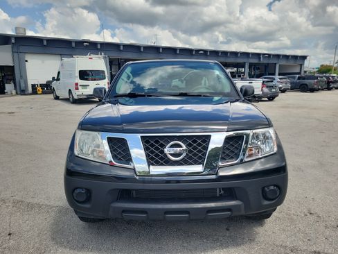 Used 2019 Nissan Frontier S RWD image 2