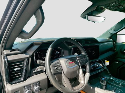 Used 2025 GMC Sierra 1500 AT4 w/ AT4 Premium Package AWD/4WD image 12