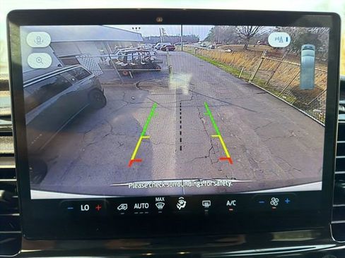 Used 2024 Ford Transit 350 XLT image 28