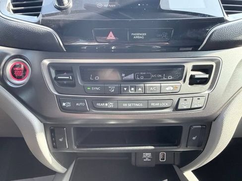 Used 2021 Honda Pilot EX image 18