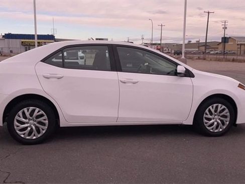 Used 2019 Toyota Corolla L image 2